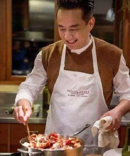 明星煲汤，小巷深处的味蕾盛宴